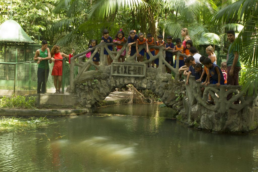 2016.08.25 - PA - Belém - Brasil: Aniversário de 133 anos do Bosque Rodrigues Alves. Na foto alunos da Escola Municipal Liceu de Artes e Ofícios.